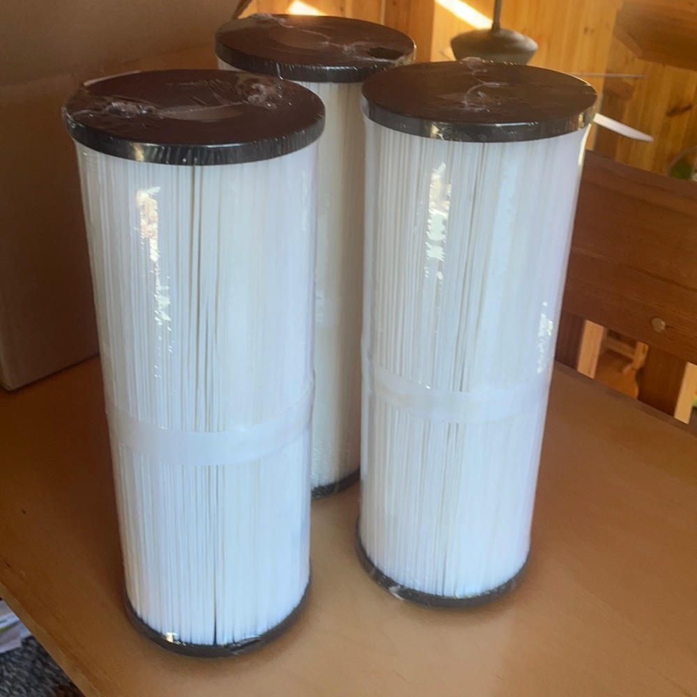 3 Jacuzzi/Hot tub Filters. Details in pictures. Co. sent me wrong ones.